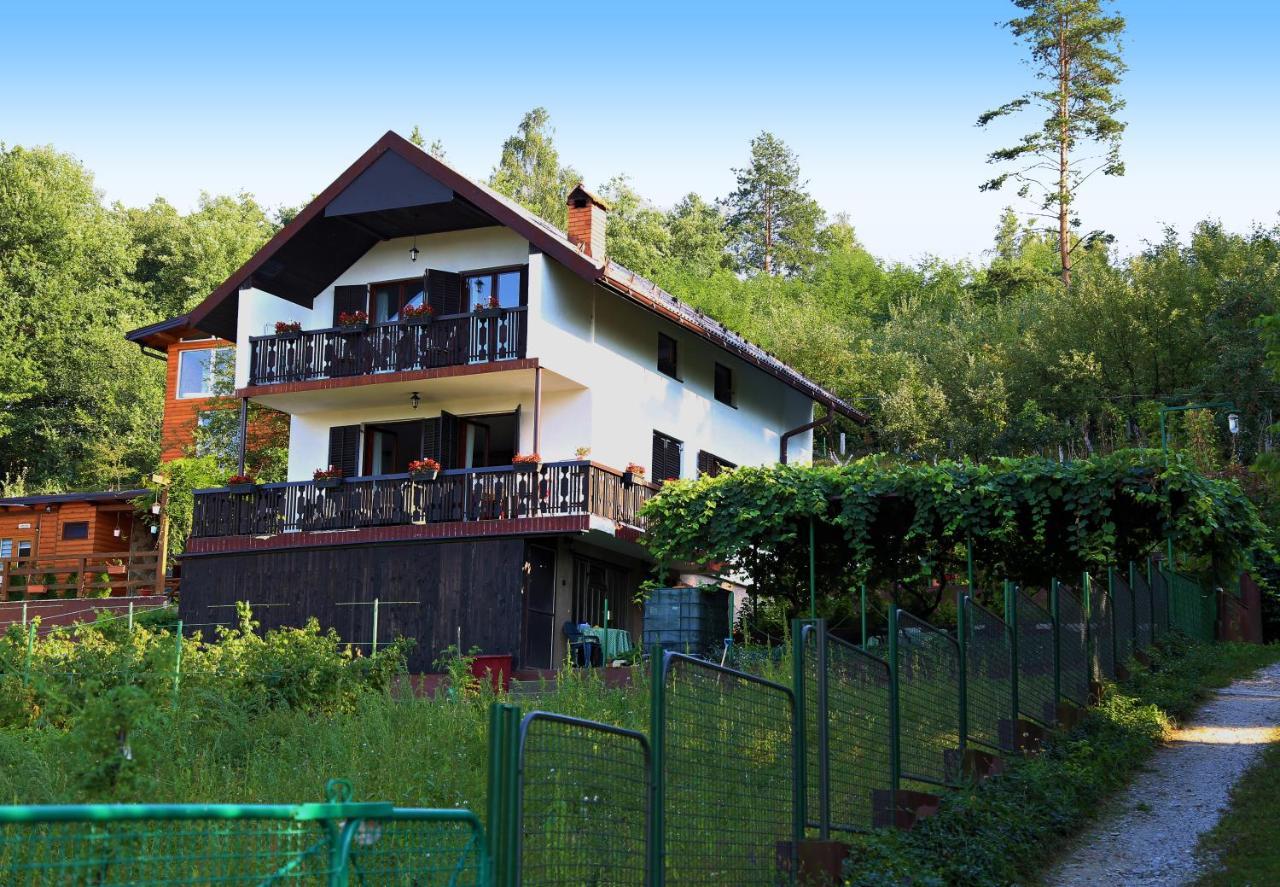 Merak Holiday Home Visoko Exteriör bild